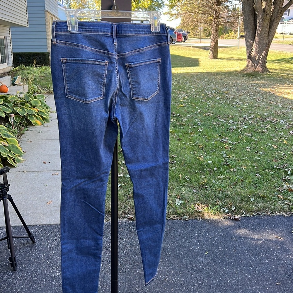 Jeans - Picture 2 of 5